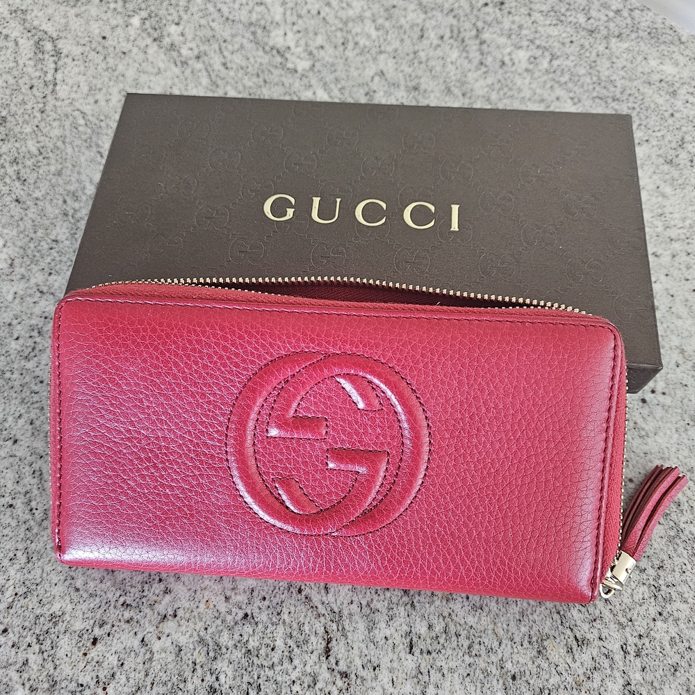 Gucci Soho Red Leather Wallet. Prw Loved Like New. W Box